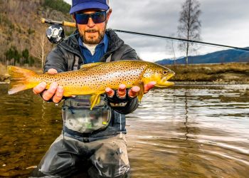 Video: How to Make a Backhand Snake Roll with an Air Mend